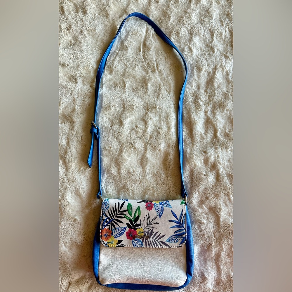 Nine West Floral Hawaiian Crossbody purse bag. Faux Leather. Nwot Never Used.